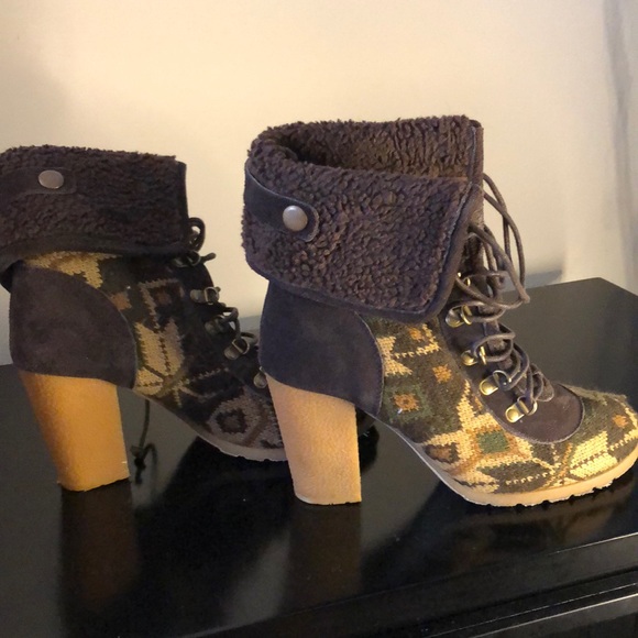 Muk Luks Shoes - EUC Muk Luk Lug Boots